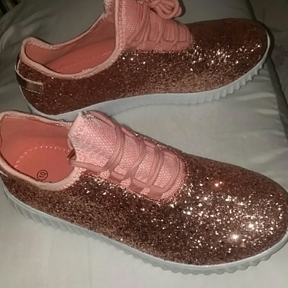Sparkled shoes - Picture 1 of 3